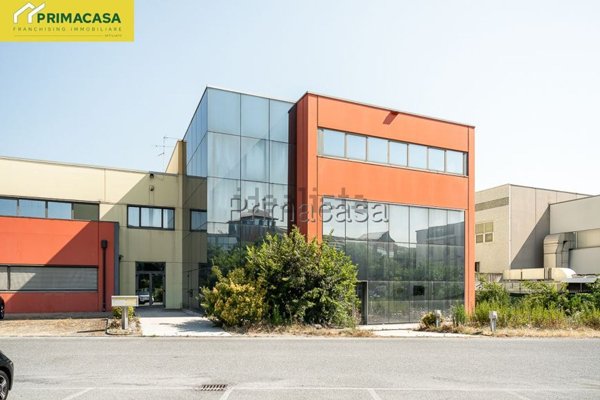ufficio in vendita a Lavagno in zona Vago
