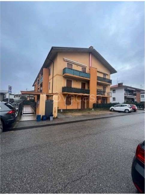 appartamento in vendita a Lavagno in zona Vago