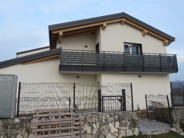 appartamento in vendita a Lavagno in zona Vago