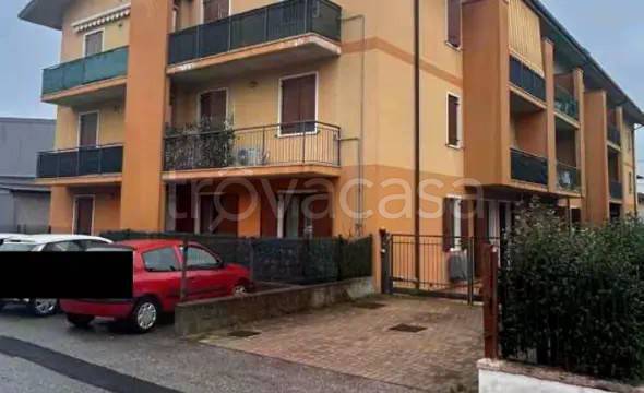 appartamento in vendita a Lavagno in zona Vago