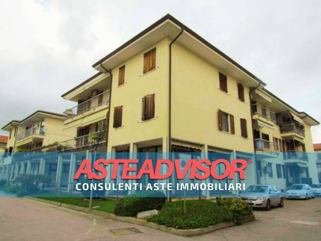 appartamento in vendita a Lavagno in zona Vago