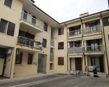 appartamento in vendita a Lavagno in zona Vago