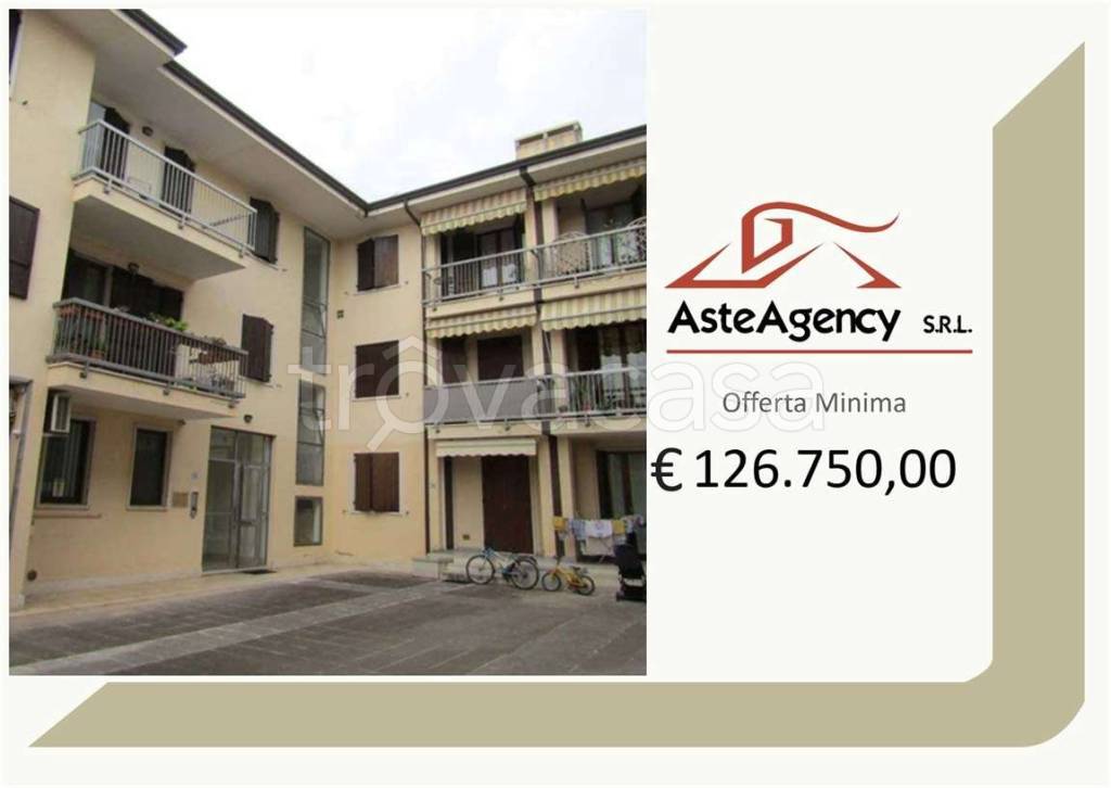 appartamento in vendita a Lavagno in zona Vago