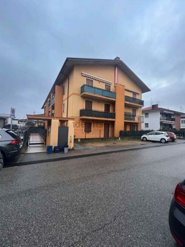 appartamento in vendita a Lavagno in zona Vago
