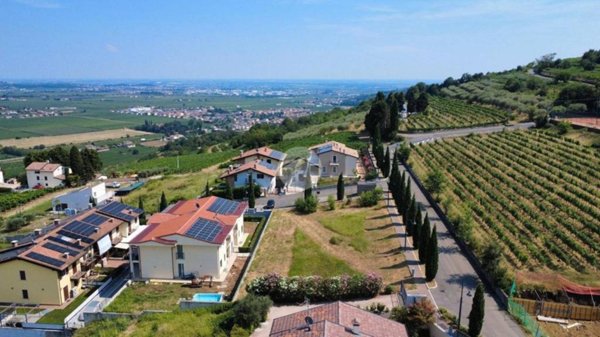 terreno edificabile in vendita a Lavagno in zona San Briccio