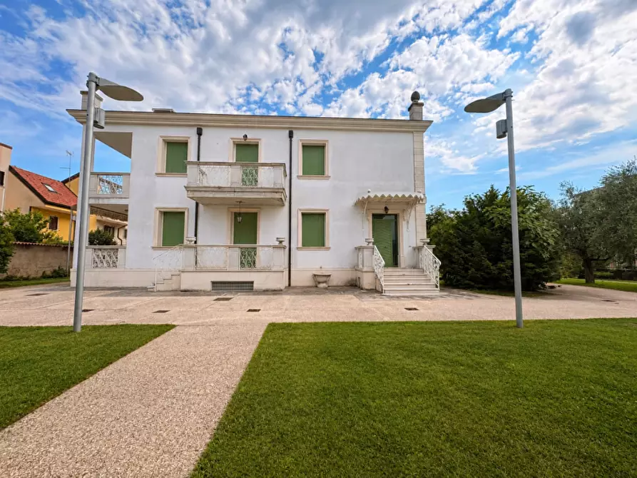 casa indipendente in vendita a Lavagno