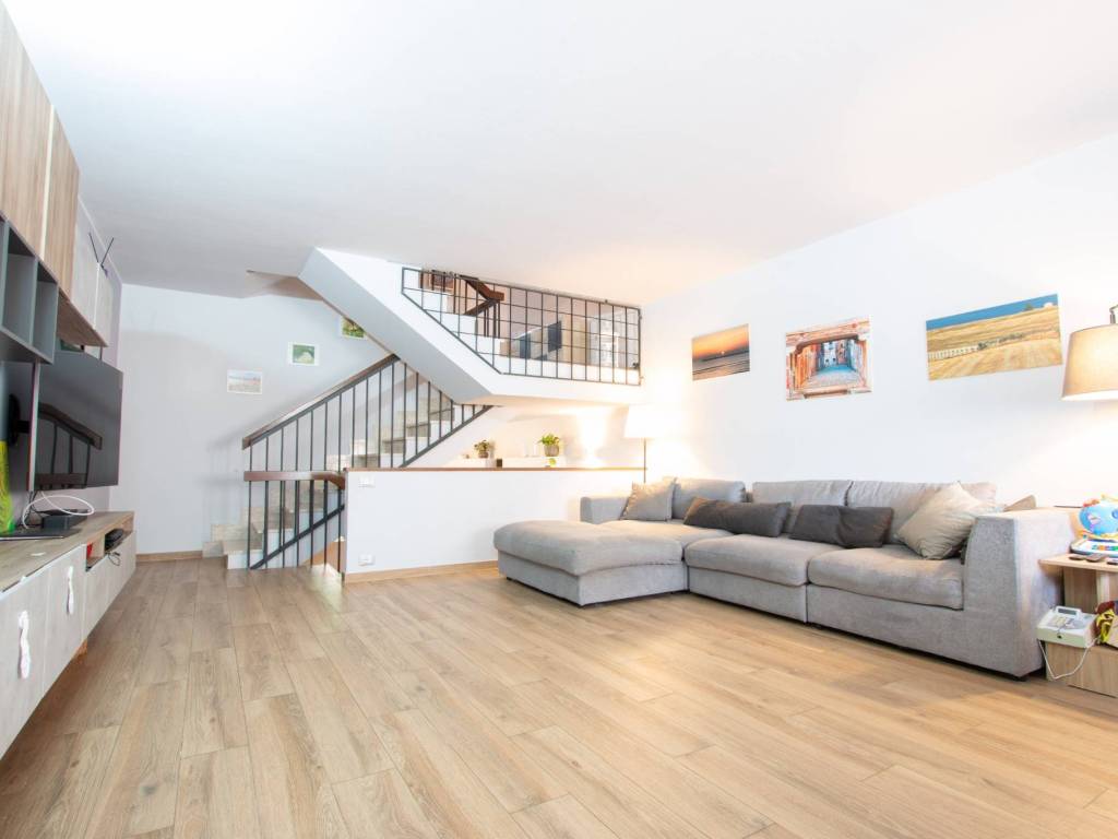 casa indipendente in vendita a Lavagno