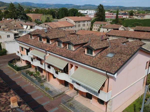 appartamento in vendita a Lavagno in zona San Pietro