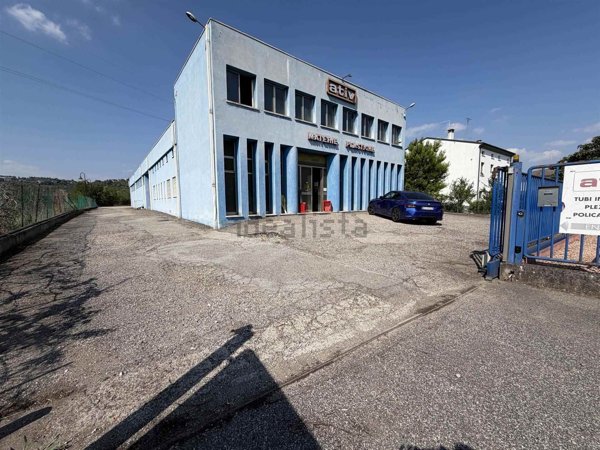 capannone in vendita a Lavagno in zona Vago