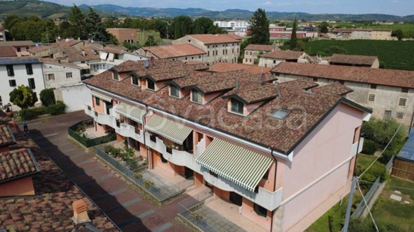 appartamento in vendita a Lavagno in zona San Pietro