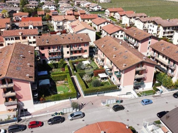 appartamento in vendita a Lavagno in zona San Pietro