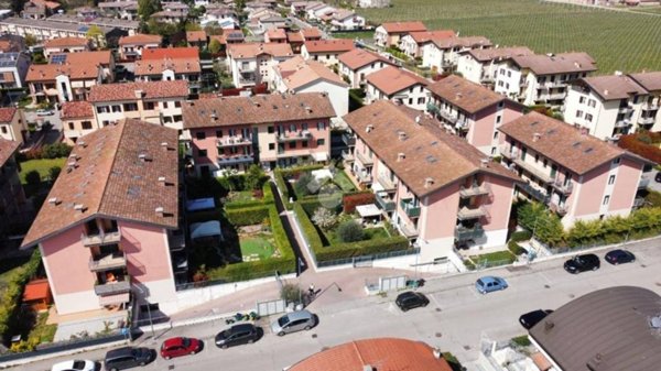appartamento in vendita a Lavagno in zona San Pietro