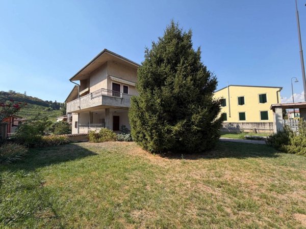 casa indipendente in vendita a Lavagno in zona San Pietro
