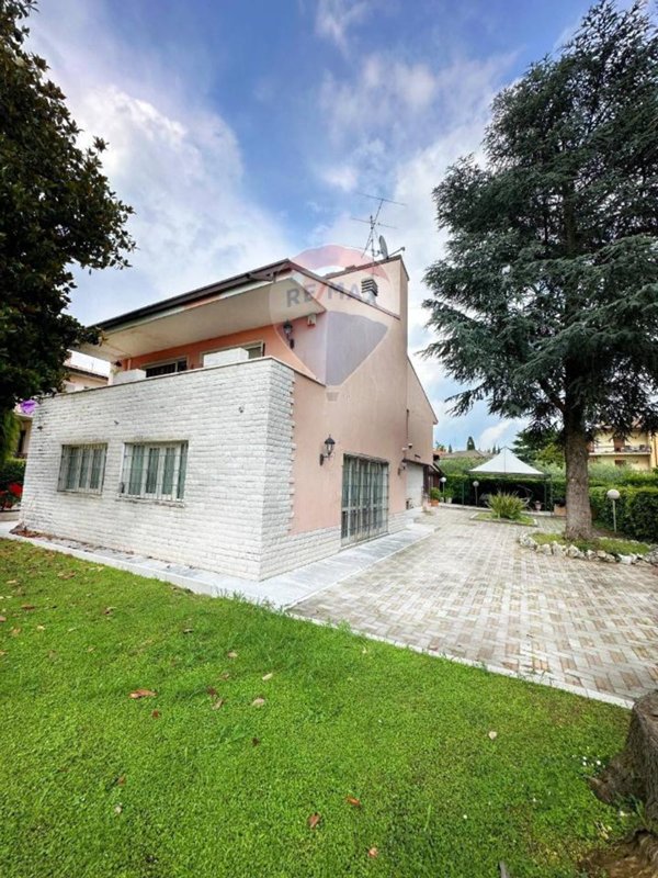 casa indipendente in vendita a Lazise