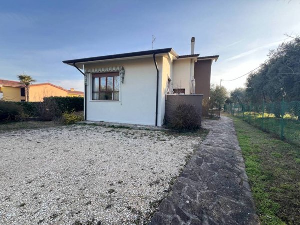 casa indipendente in vendita a Lazise