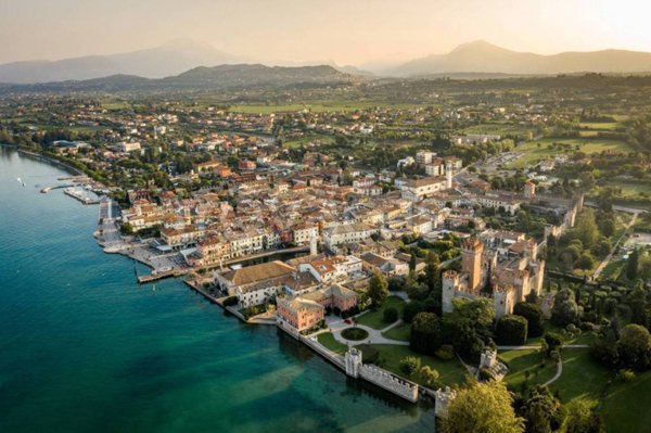 terreno edificabile in vendita a Lazise
