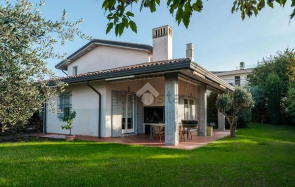 casa indipendente in vendita a Lazise