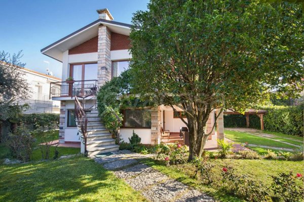 casa indipendente in vendita a Lazise