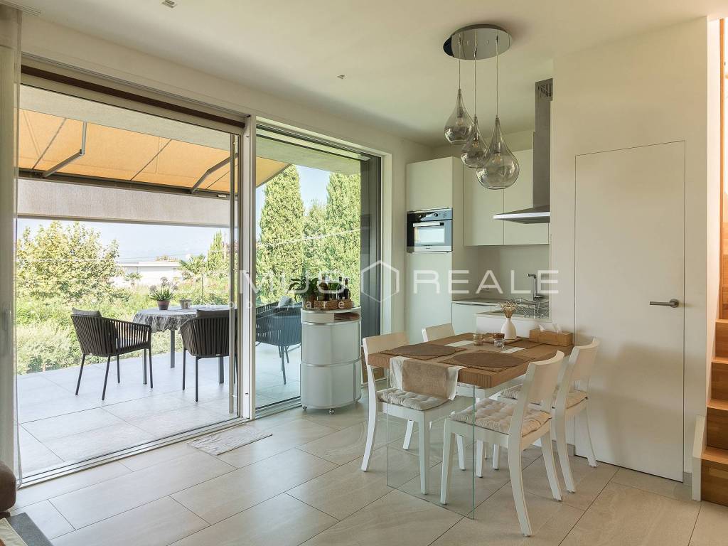 casa indipendente in vendita a Lazise in zona Pacengo