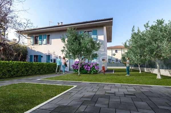 casa indipendente in vendita a Lazise