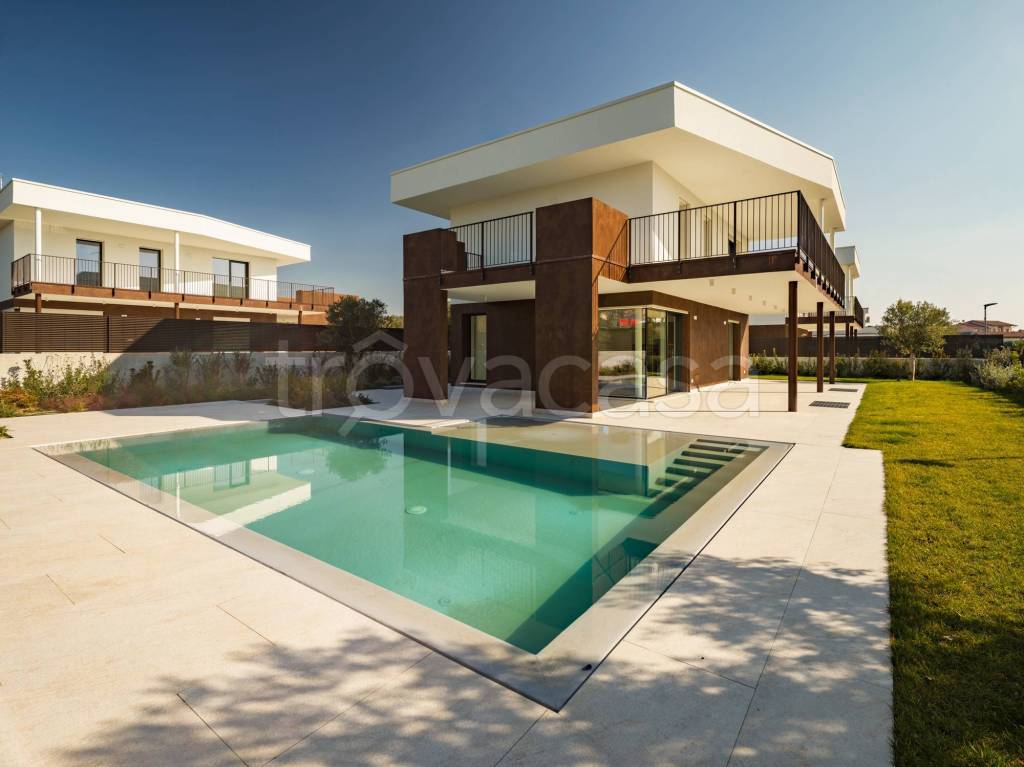 casa indipendente in vendita a Lazise