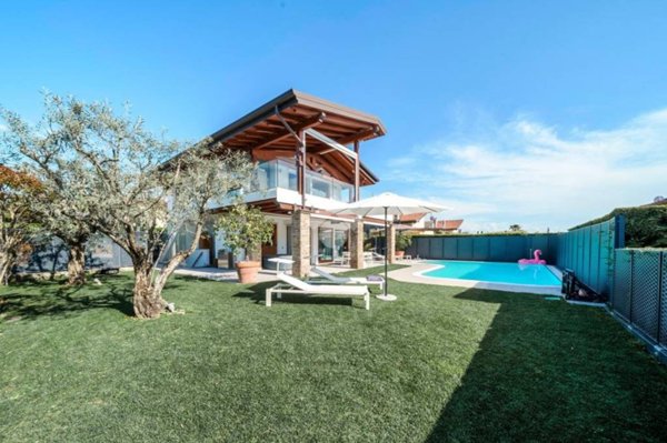 casa indipendente in vendita a Lazise