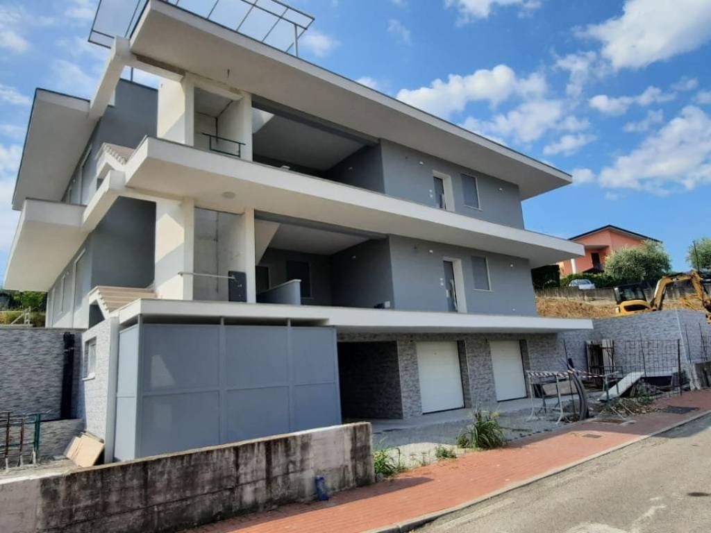 appartamento in vendita a Lazise in zona Colà