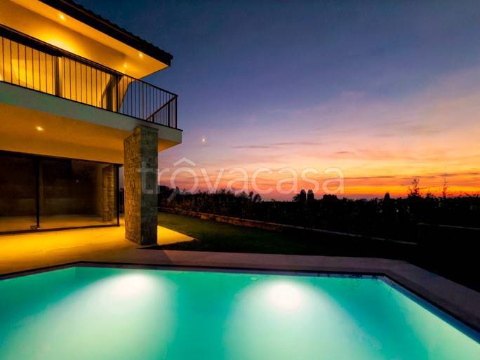 casa indipendente in vendita a Lazise