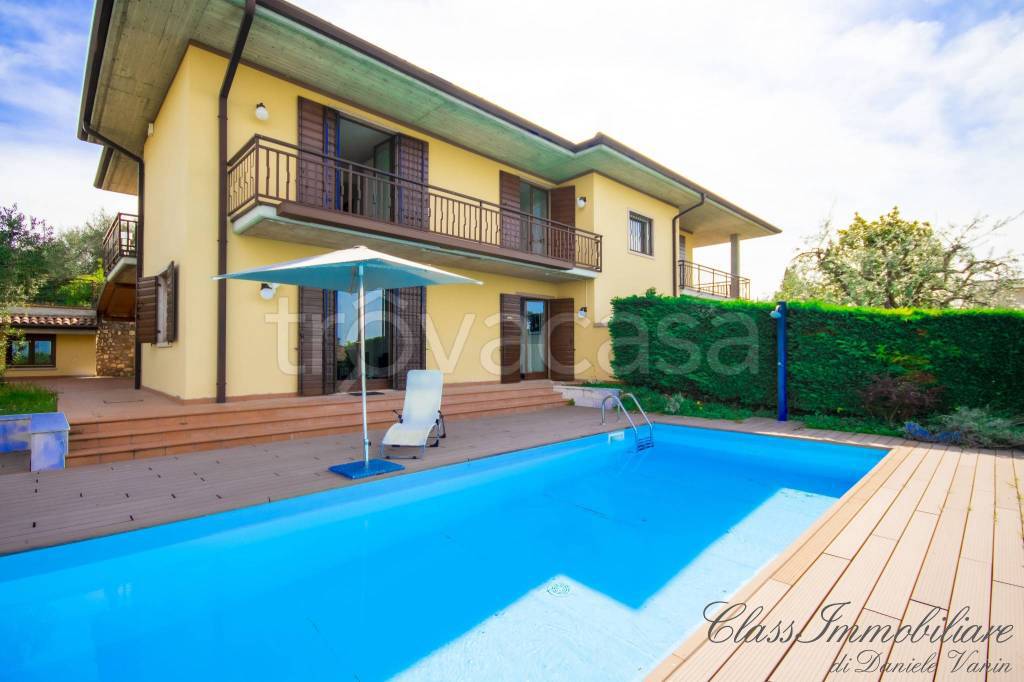 casa indipendente in vendita a Lazise