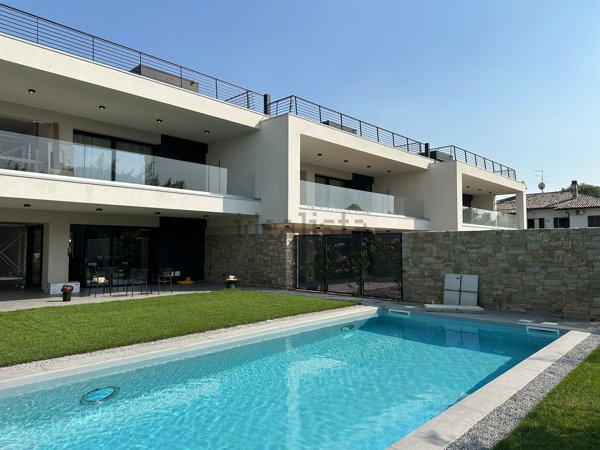 casa indipendente in vendita a Lazise in zona Pacengo