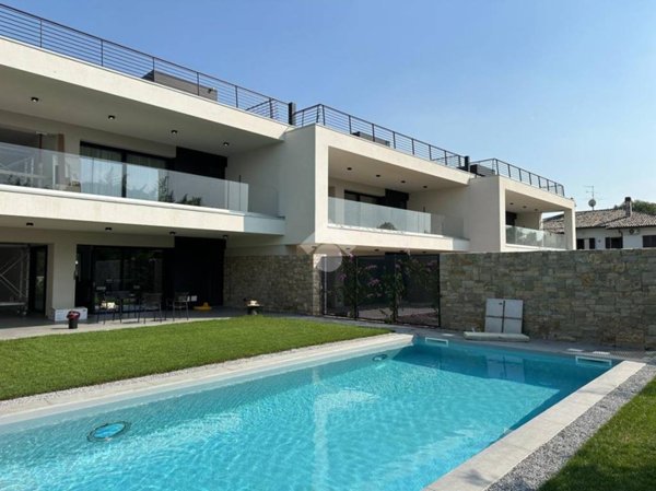 casa indipendente in vendita a Lazise in zona Pacengo