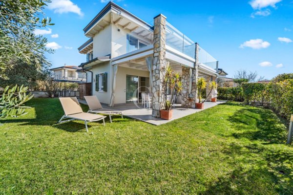 casa indipendente in vendita a Lazise