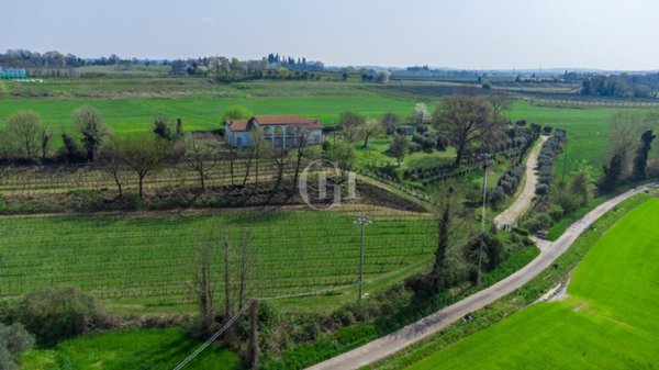 casa indipendente in vendita a Lazise in zona Pacengo