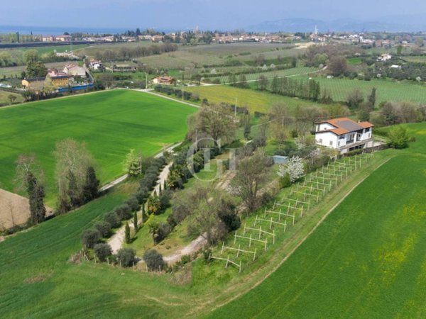 casa indipendente in vendita a Lazise in zona Pacengo