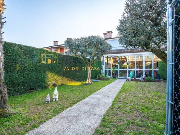appartamento in vendita a Lazise in zona Colà
