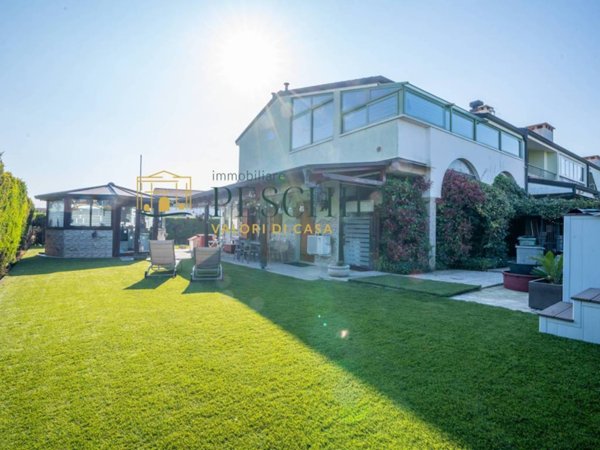 casa indipendente in vendita a Lazise in zona Colà