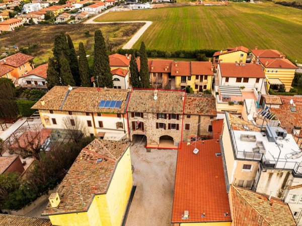 casa indipendente in vendita a Lazise