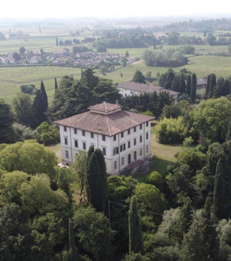 villa in vendita a Lazise