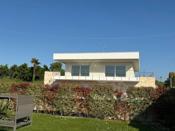 appartamento in vendita a Lazise in zona Pacengo