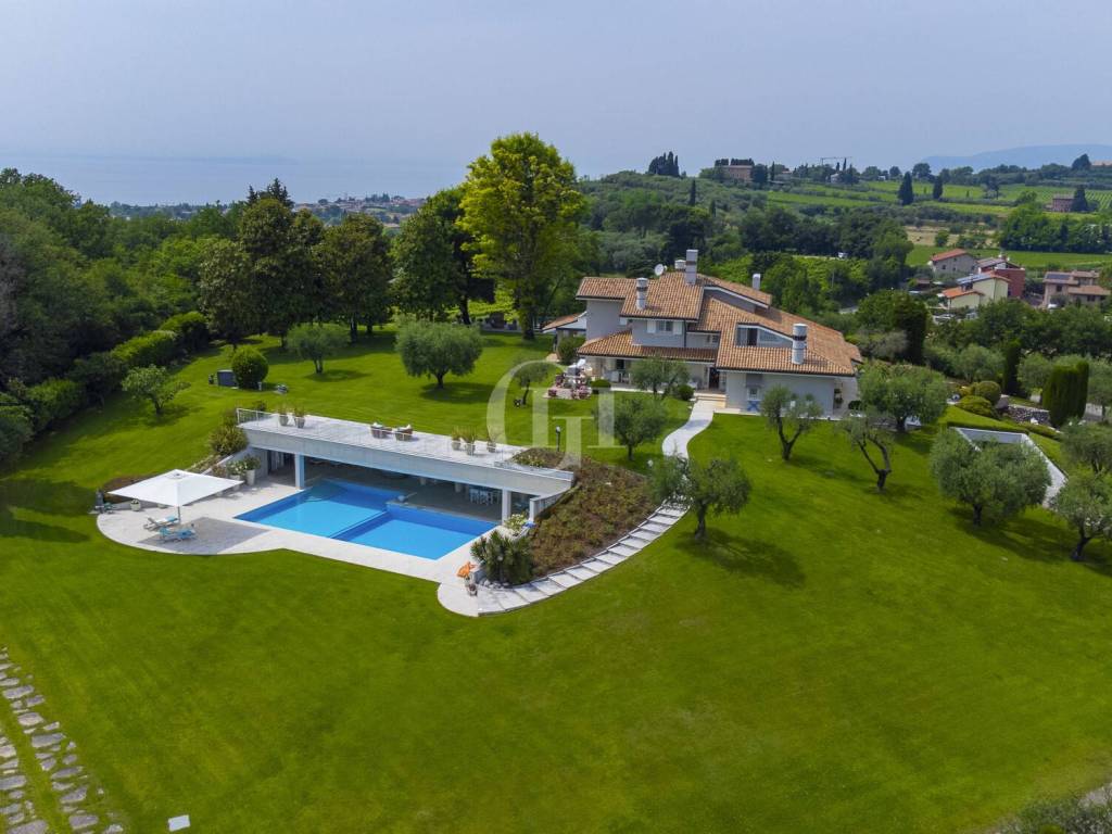 villa in vendita a Lazise