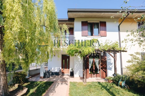 casa indipendente in vendita a Lazise in zona Colà
