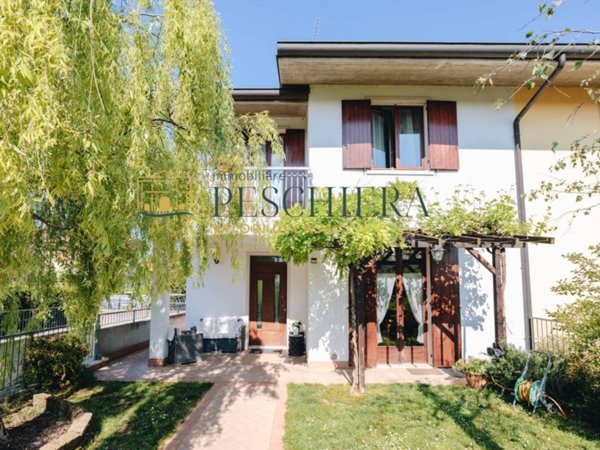 casa indipendente in vendita a Lazise in zona Colà