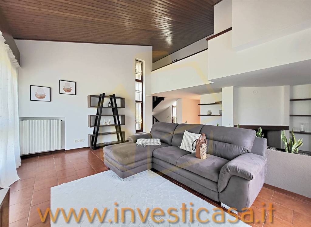 casa indipendente in vendita a Lazise
