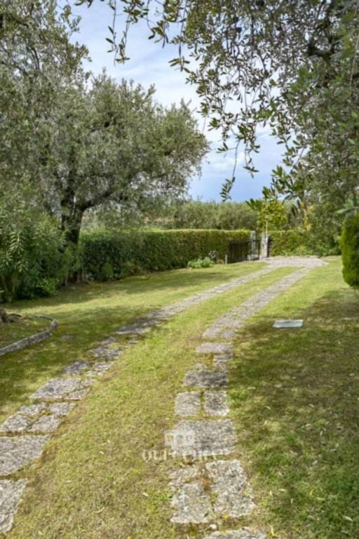 terreno edificabile in vendita a Lazise
