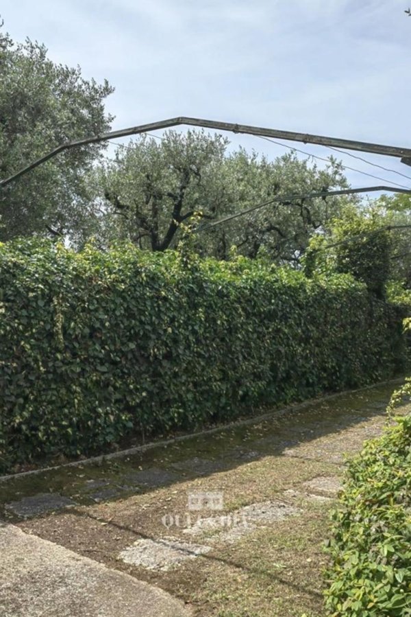 terreno edificabile in vendita a Lazise in zona Pacengo