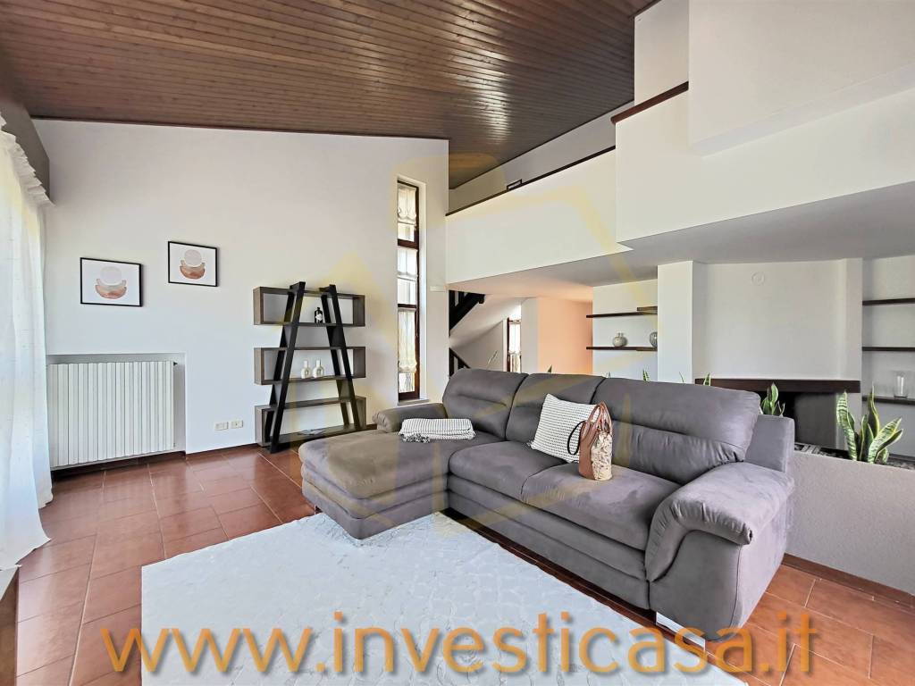 casa indipendente in vendita a Lazise
