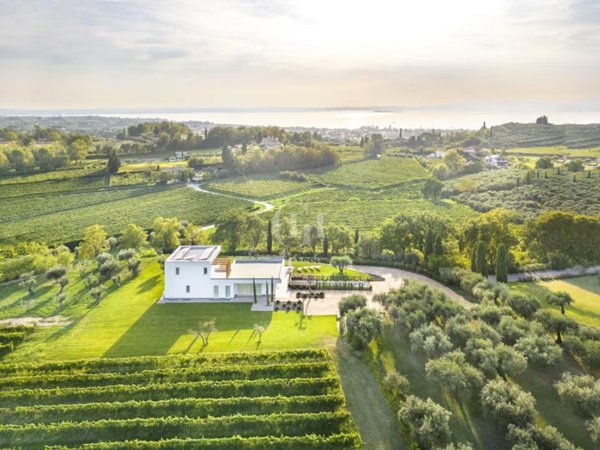 casa indipendente in vendita a Lazise