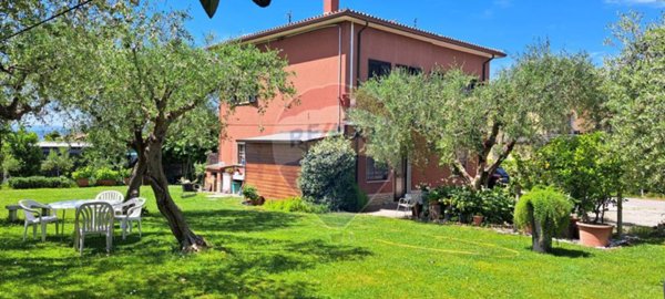 casa indipendente in vendita a Lazise