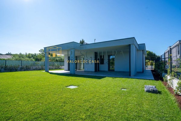 casa indipendente in vendita a Lazise