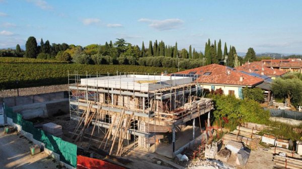 casa indipendente in vendita a Lazise in zona Colà
